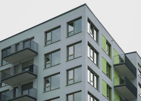 pexels-photo-33230969-33230969 Wohnhaus - Wann lohnt sich ein Gutachten beim Immobilienverkauf?